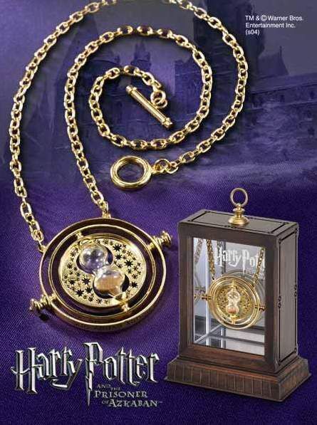 Colgante oro Giratiempo en expositor Hermione Harry Potter