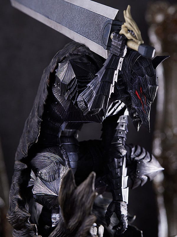 FIGURA GUTS BERSERK EN ARMADURA 28 CM POP UP PARADE L